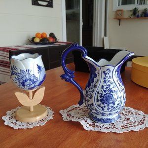 Set of 2  Pitcher and Holland tulip floral decorative vase Blue and white